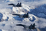 解放軍主力戰機掛彈巡航