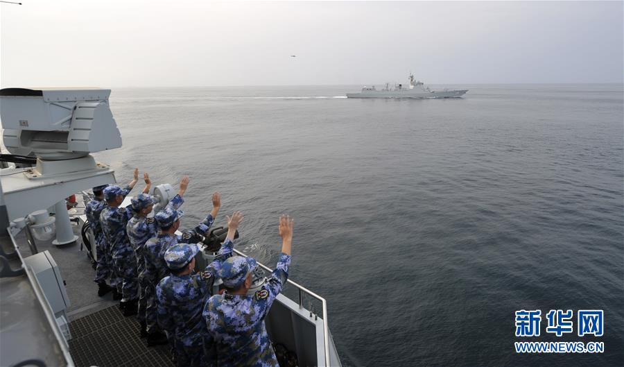 （國(guó)際）（2）中國(guó)海軍第35、36批護(hù)航編隊(duì)在亞丁灣完成任務(wù)交接