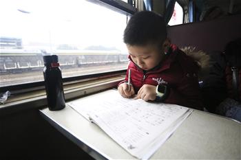 &ldquo;慢&rdquo;火車上的春運時光