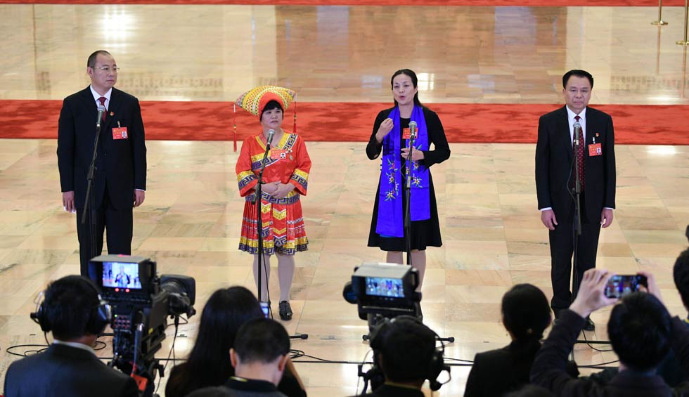 蔡松濤、杜麗群、楊小玲、賈立群接受采訪