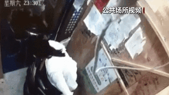 電梯內突發自燃 電動車進樓怎么禁？ 發現電瓶車有起火苗頭應立刻撤離