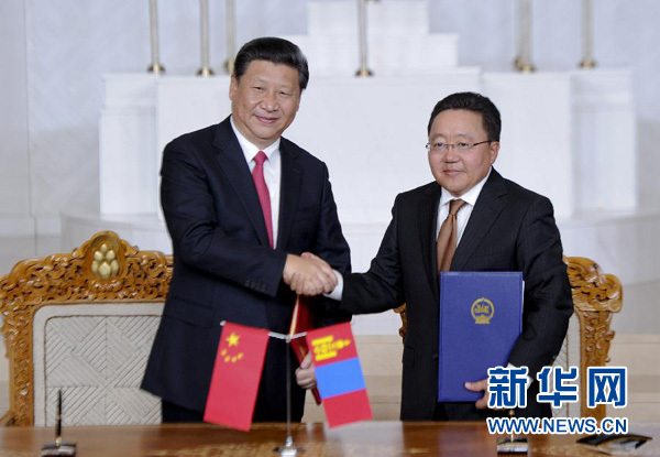 8月21日，國家主席習(xí)近平在烏蘭巴托同蒙古國總統(tǒng)額勒貝格道爾吉舉行會談。會談后，兩國元首共同簽署并發(fā)表《中華人民共和國和蒙古國關(guān)于建立和發(fā)展全面戰(zhàn)略伙伴關(guān)系的聯(lián)合宣言》。新華社記者 張鐸 攝