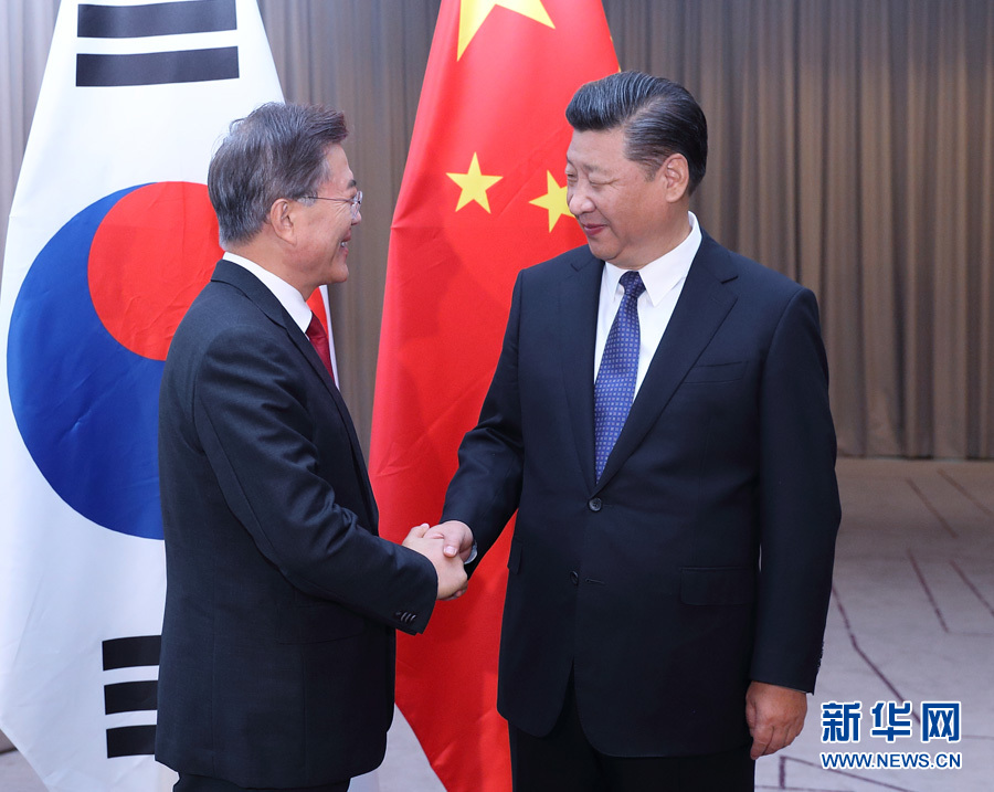 7月6日，國家主席習近平在柏林會見韓國總統文在寅。 新華社記者 王曄攝