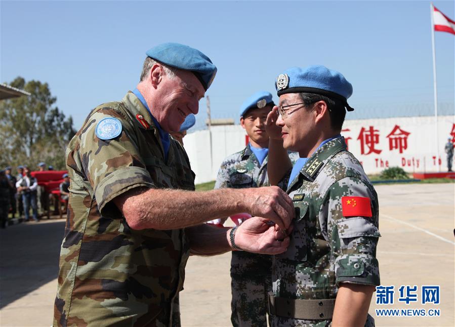 (國際·圖文互動)(2)中國赴黎維和官兵榮獲聯(lián)合國“和平榮譽勛章”